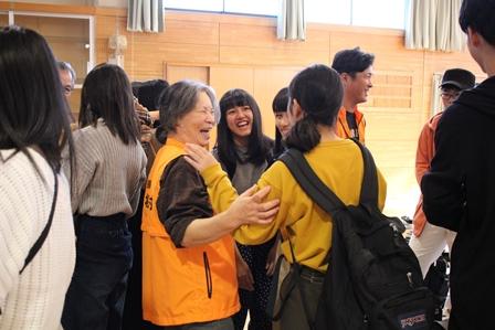 11.7　橋本高③握手.JPG