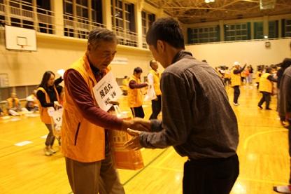 10.28　松戸馬橋高 握手.jpg